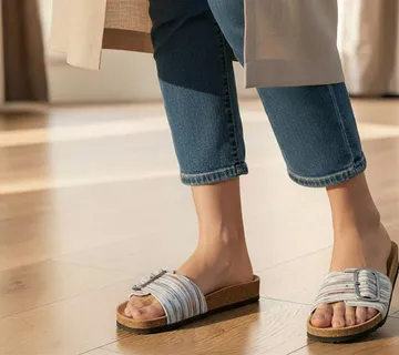 Anatomske kožne natikače sa širim remenom–višebojni prugasti uzorak - cover