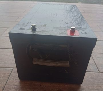 Akumulator 12V 300ah za solarne panele - cover