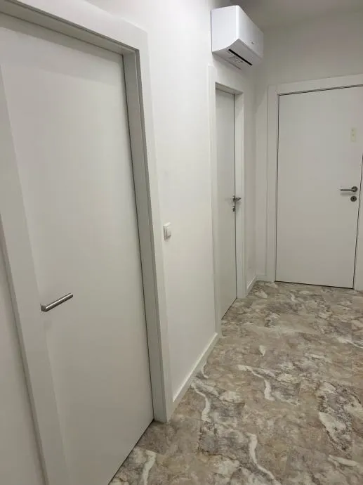 Sobna vrata sa skrivenim pantima - cover