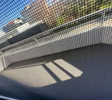 Kaštel Štafilić, stan na visokom prizemlju 71.00 m2, 100 m od mora! - cover