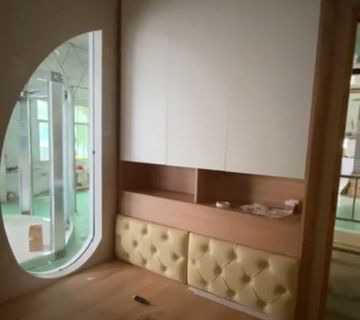 PLUTAJUĆI APARTMAN NA EL.POGON - cover
