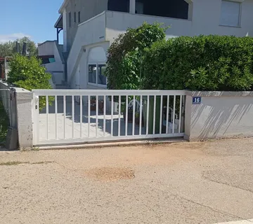 Iznajmljivanje apartmana Povljana/Pag - cover