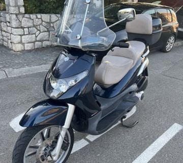 Piaggio Beverly 250, 2006 god. - cover