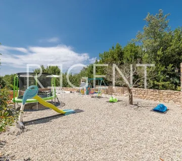 Krk - Luksuzna vila za najam 135 m2 - cover