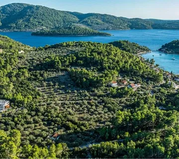 KORČULA, VELA LUKA – atraktivno građevinsko zemljište blizu mora - cover