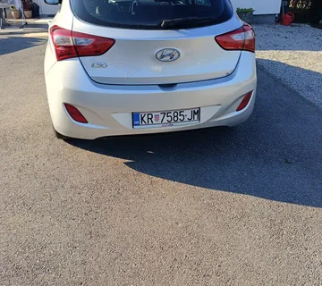 Hyundai i30 - cover