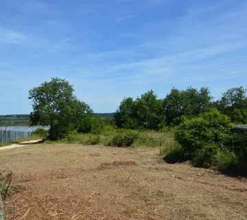 TAR-GRAĐEVINSKO ZEMLJIŠTE POGLED MORE - cover