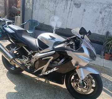 Honda cbr 600f, 2006.g., 1 vlasnik, 4491eu. zg - cover