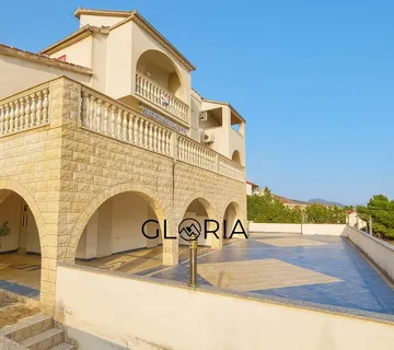 Višestambena kuća s otvorenim pogledom na more, Seget! - cover