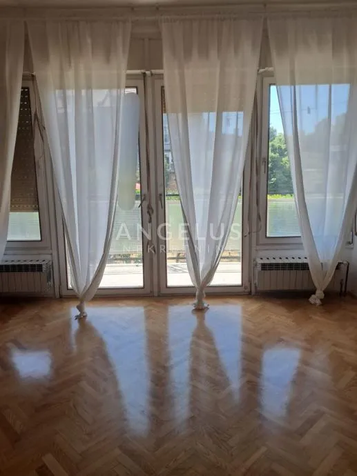 Zagreb, Folnegovićevo n. – prodaja, 3etažna kuća 140 m2, vrt, park. mj - cover