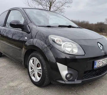 Renault Twingo 1.5 dci - cover