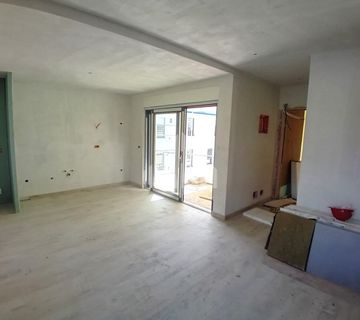 Dvosoban stan na 1. katu u blizini mora i plaža (prodaja) - cover