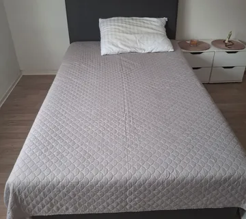 Krevet i ormar - cover