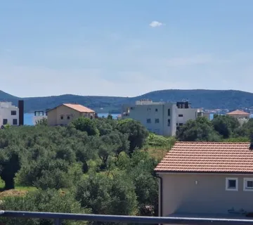 Sukošan, apartmanska kuća(915m2) s 11 apartmana