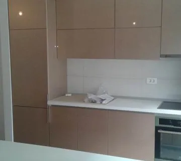 Kuhinja zlatna visoki sjaj - cover