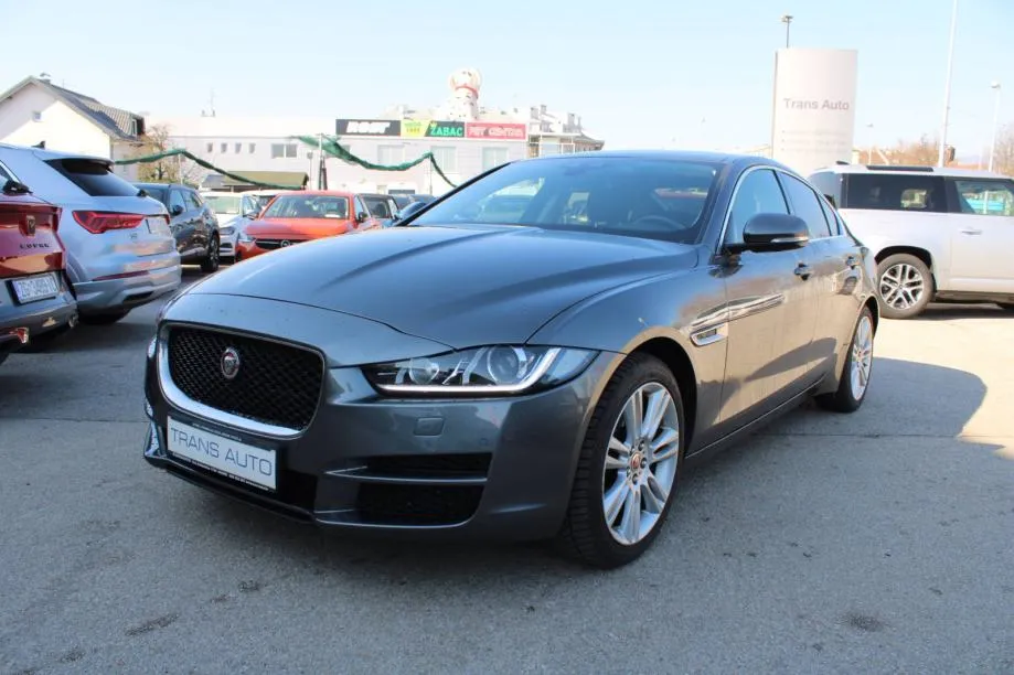 Jaguar XE 2.0D AWD AUTOMATIK - cover