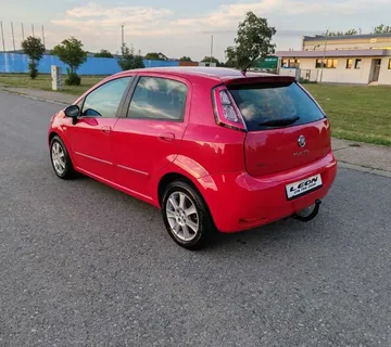 Fiat Grande Punto 1,3 JTD. 2012 GOD - cover
