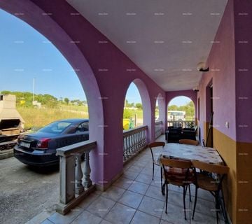 Prodaje se samostojeća prizemnica sa dva stana, 181 m2, Banjole - cover