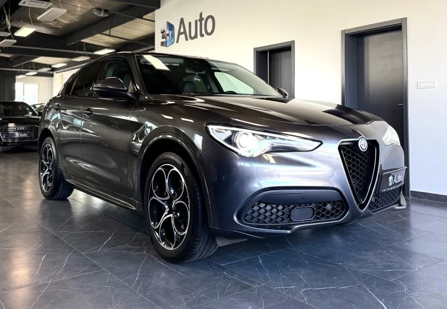 Alfa Romeo Stelvio 2,2D Q4 •Veloce,Navi,Pano,ACC,Kamera,Mem.sjedala• - cover