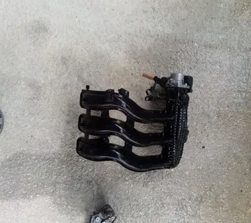 Citroen C3 2015 g usisna grana sa klapnom gasa 3 cilindra - cover