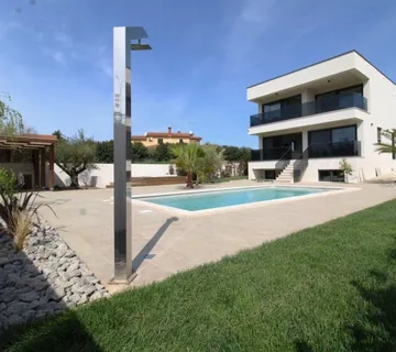 POREČ-PREKRASNA MODERNA VILA NA PRODAJI (prodaja) - cover