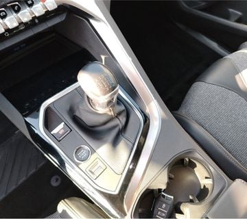 Peugeot 3008 1,5 BlueHDI ALLURE - cover
