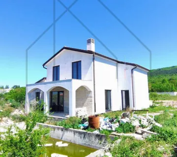 Istra, Labin: Kuća s bazenom i pogledom na more