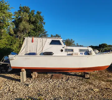 Barka na prodaju 7m - cover