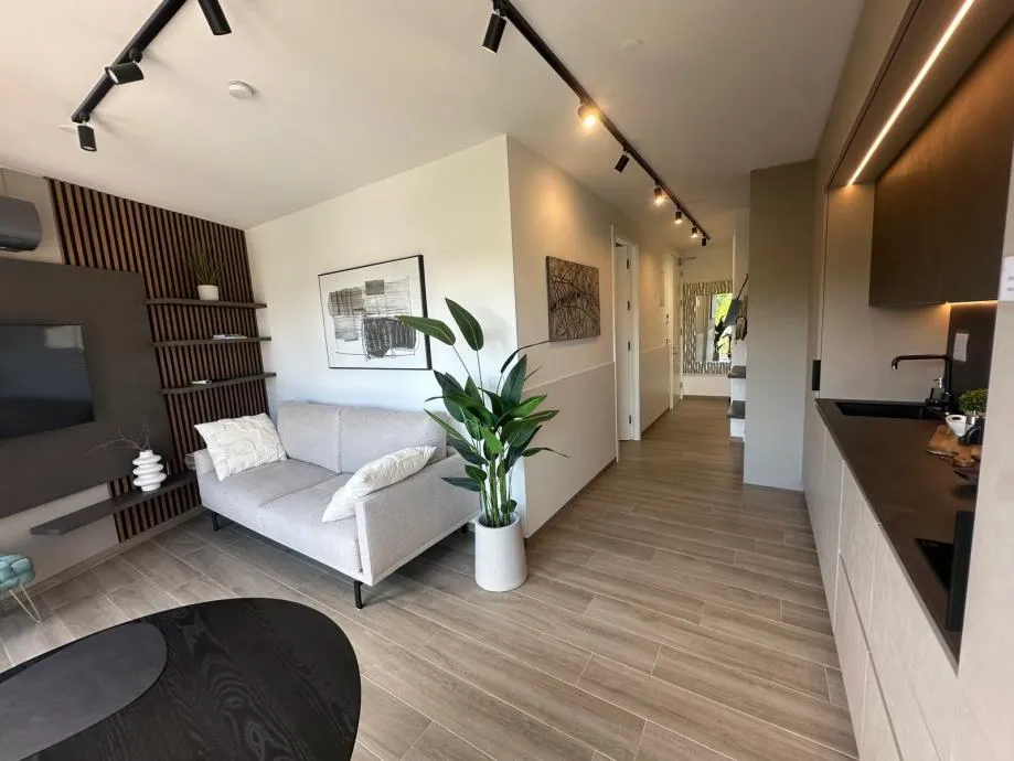 POREČ- MODERAN STAN SA KROVNOM TERASOM NA PRODAJI (prodaja) - cover