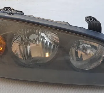 HYUNDAI ELANTRA - Desni far (original) - cover