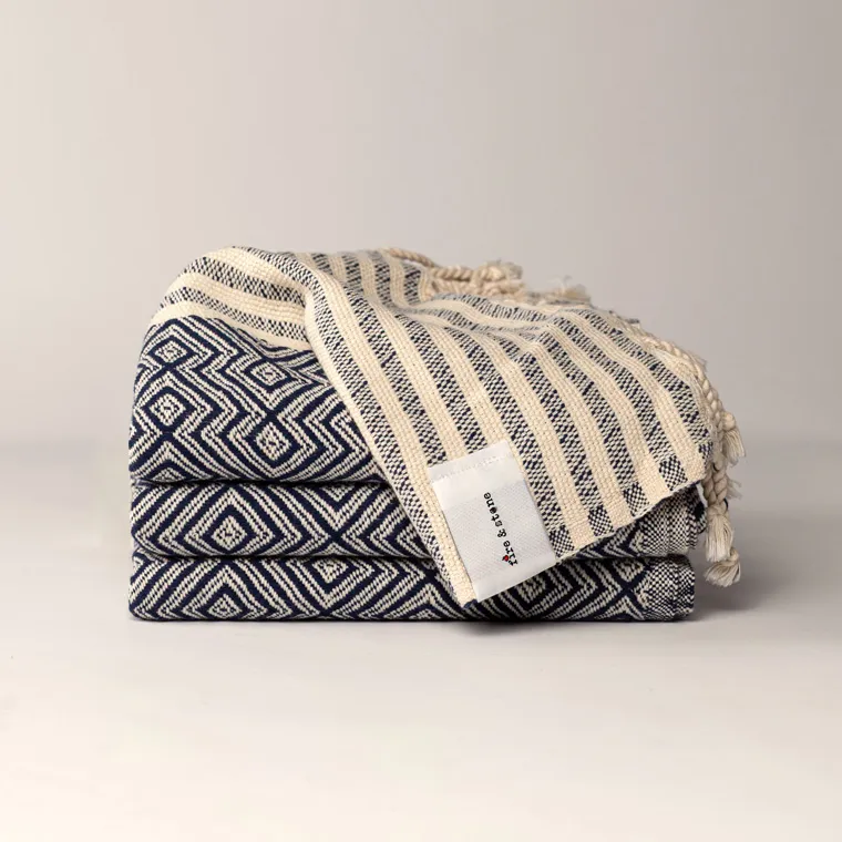 Peshtemal Adamantem, Ametist - cover