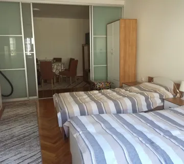 Lijep, uređen i opremljen stan - cover