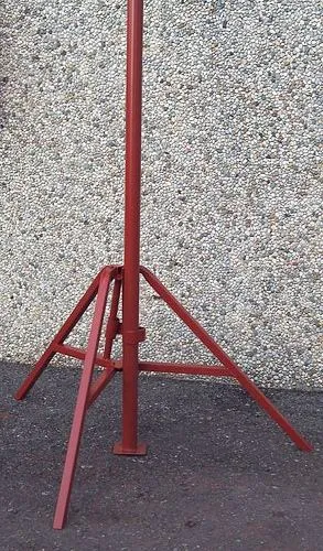 TRONOŽAC ZA PODUPIRAČ #novo# - cover