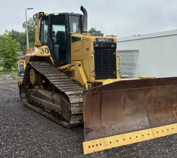 CAT D6 N XL Riper 2008 g može najam - cover