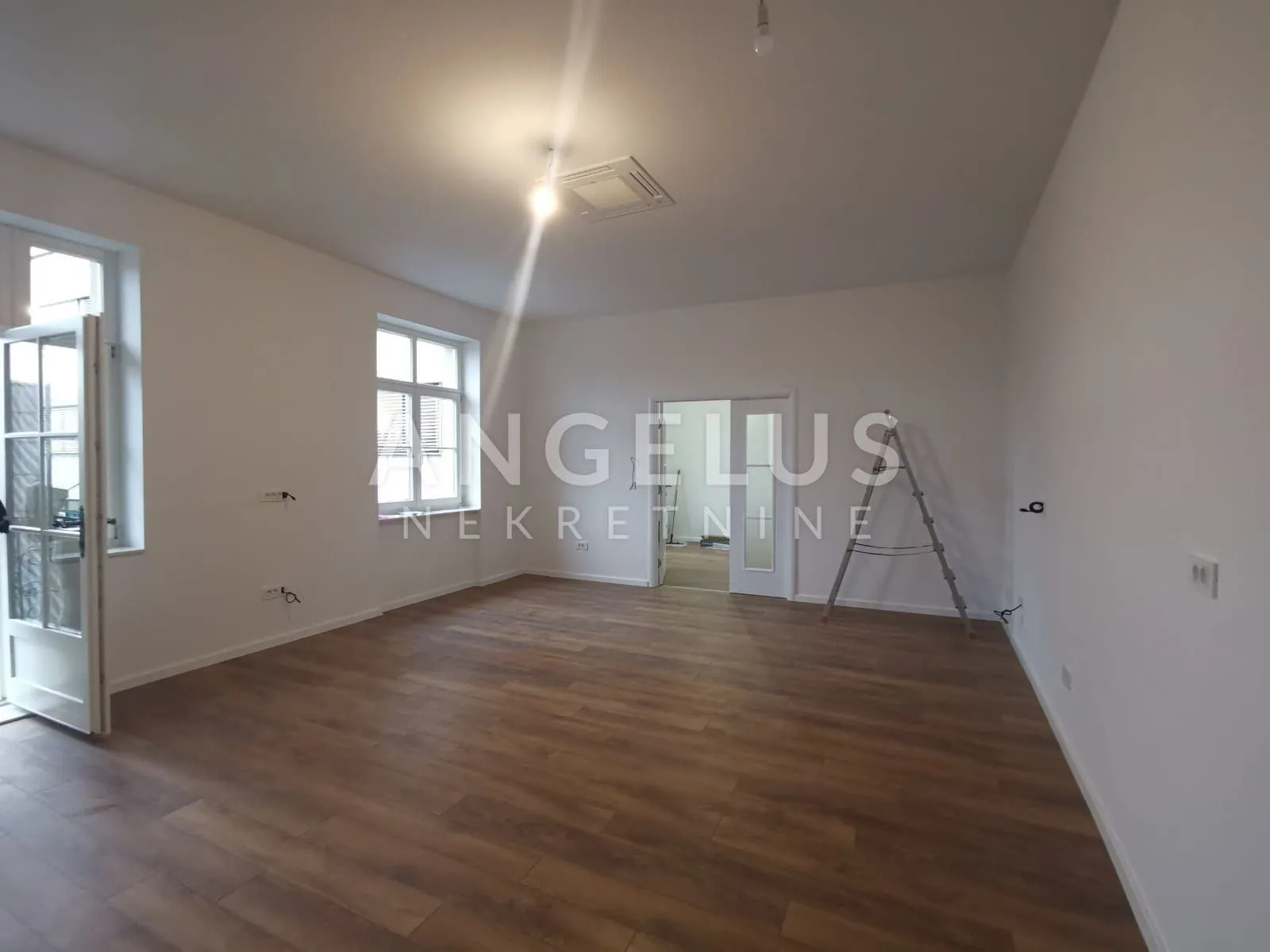 Zagreb, Centar - novoadaptiran, moderan stan 80m2 s balkonom - cover