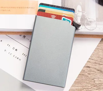 Metalni držač za kartice sa zaštitom od krađe podataka - cover