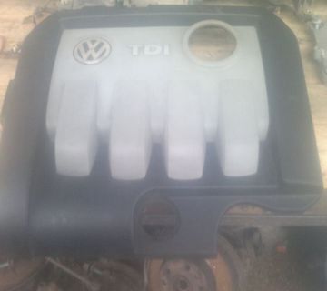 VW Golf 5 / karavan / Jetta / Passat 1.9tdi PLASTIKA IZNAD MOTORA  - cover