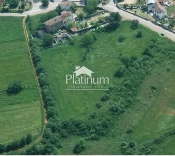 Istra, blizina Bala, veliko imanje s autohtonom kućom - cover