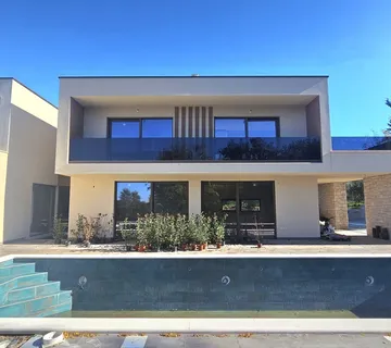 Moderna vila u okolici Poreča, na mirnoj lokaciji - cover