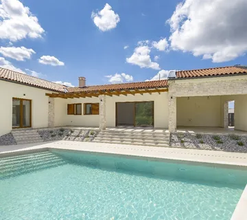 Tinjan, okolica- kvalitetna prizemnica sa bazenom - cover