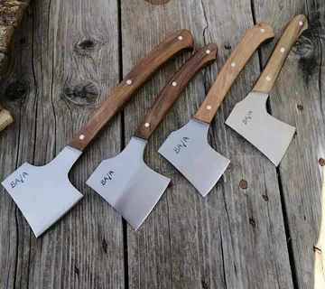 Lovačka sjekirica - Kovanje i obrada metala BAJA - cover