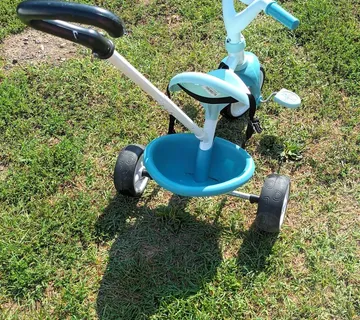 Prodajem Smoby tricikl Be Move plavi - cover