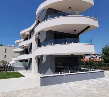 Luksuzni stan u centru grada, Novigrad - cover