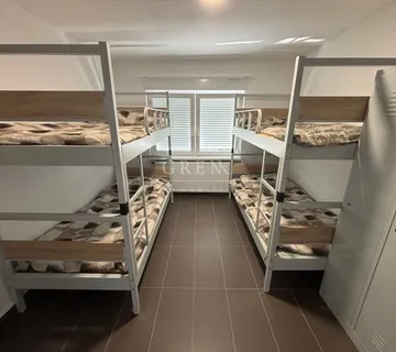 Kuća Zagreb Trnava, 200 m2, najam (iznajmljivanje) - cover