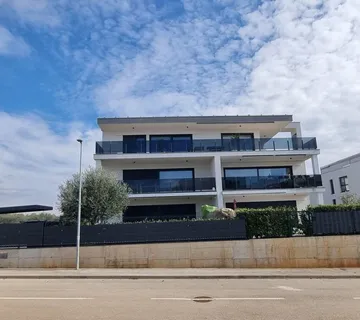 NOVIGRAD- NOVI NAMJEŠTEN STAN NA PRODAJI POGLED MORE (prodaja) - cover