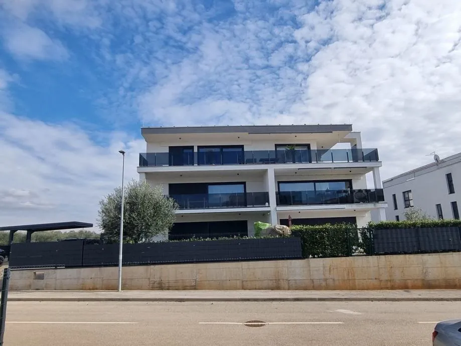 NOVIGRAD- NOVI NAMJEŠTEN STAN NA PRODAJI POGLED MORE (prodaja) - cover