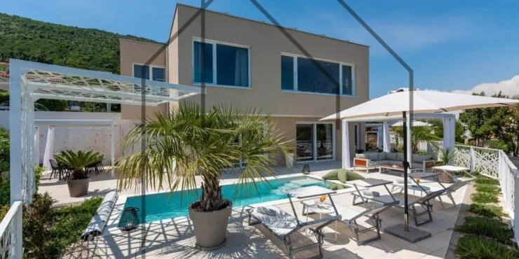 Labin, moderna vila s panoramskim pogledom na more - cover