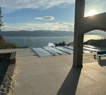 Prekrasna kuća s bazenom + građevinsko zemljište sa projektom – 550 m - cover