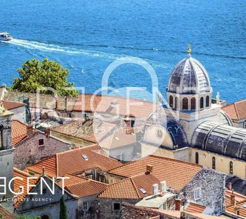 Šibenik, Centar - Kuća za adaptaciju u povijesnoj jezgri - cover