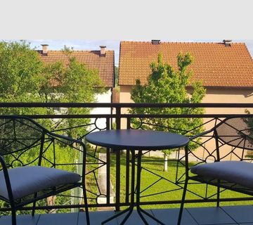 Centralna lokacija Zagorje; namjesteno i pogodno do 12 osoba  - cover